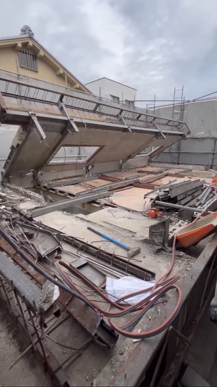 奈良市某所重量鉄骨造2階建店舗兼住宅の手解体工事状況